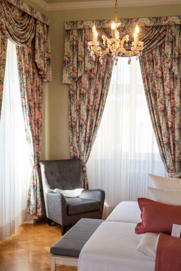 Schlosshotel Bad Neustadt Bad Neustadt an der Saale Εξωτερικό φωτογραφία